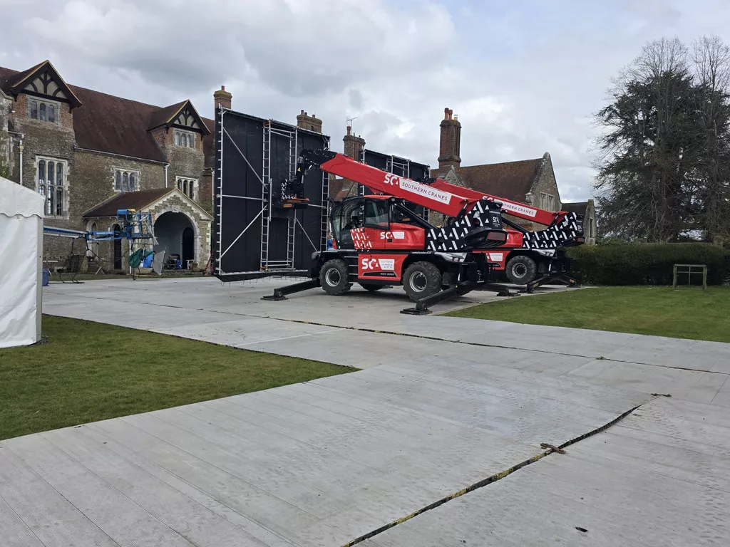 Media Lifting Solutions gallery of specialist lifting equipment